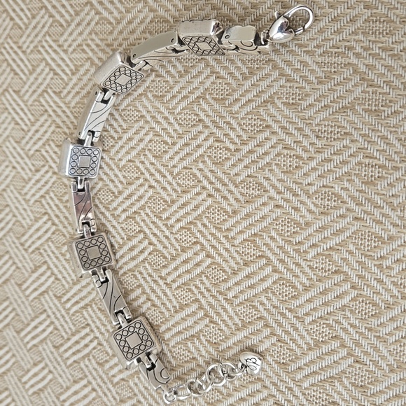 Brighton Silver-tone Clear Swarovski Crystal Silver Link Bracelet - Picture 7 of 7